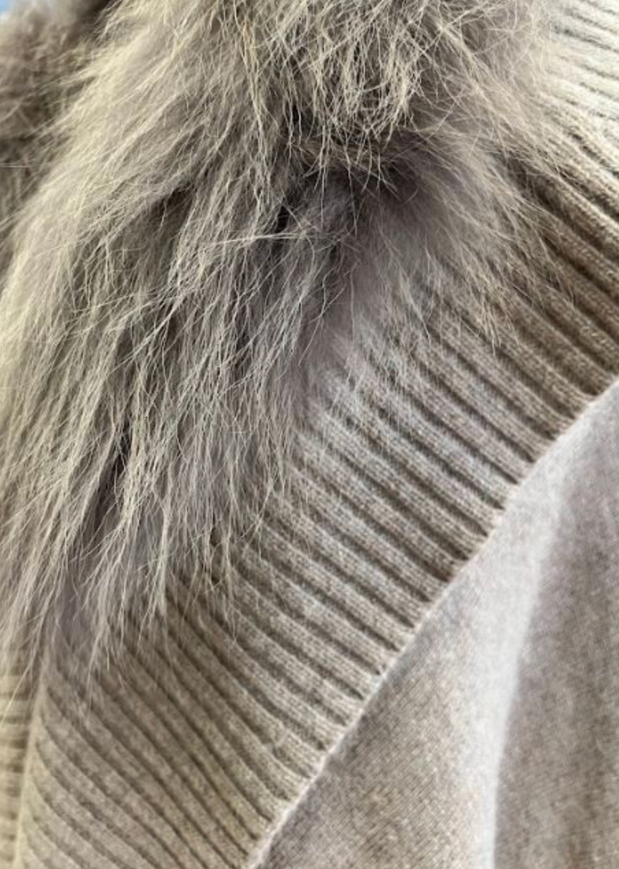 Shawl, Fox Fur Trimmed Cashmere Blend - Linda Richards - Style KN103