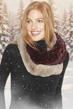 Woman wearing a two-tone scarf with beige and burgundy colors