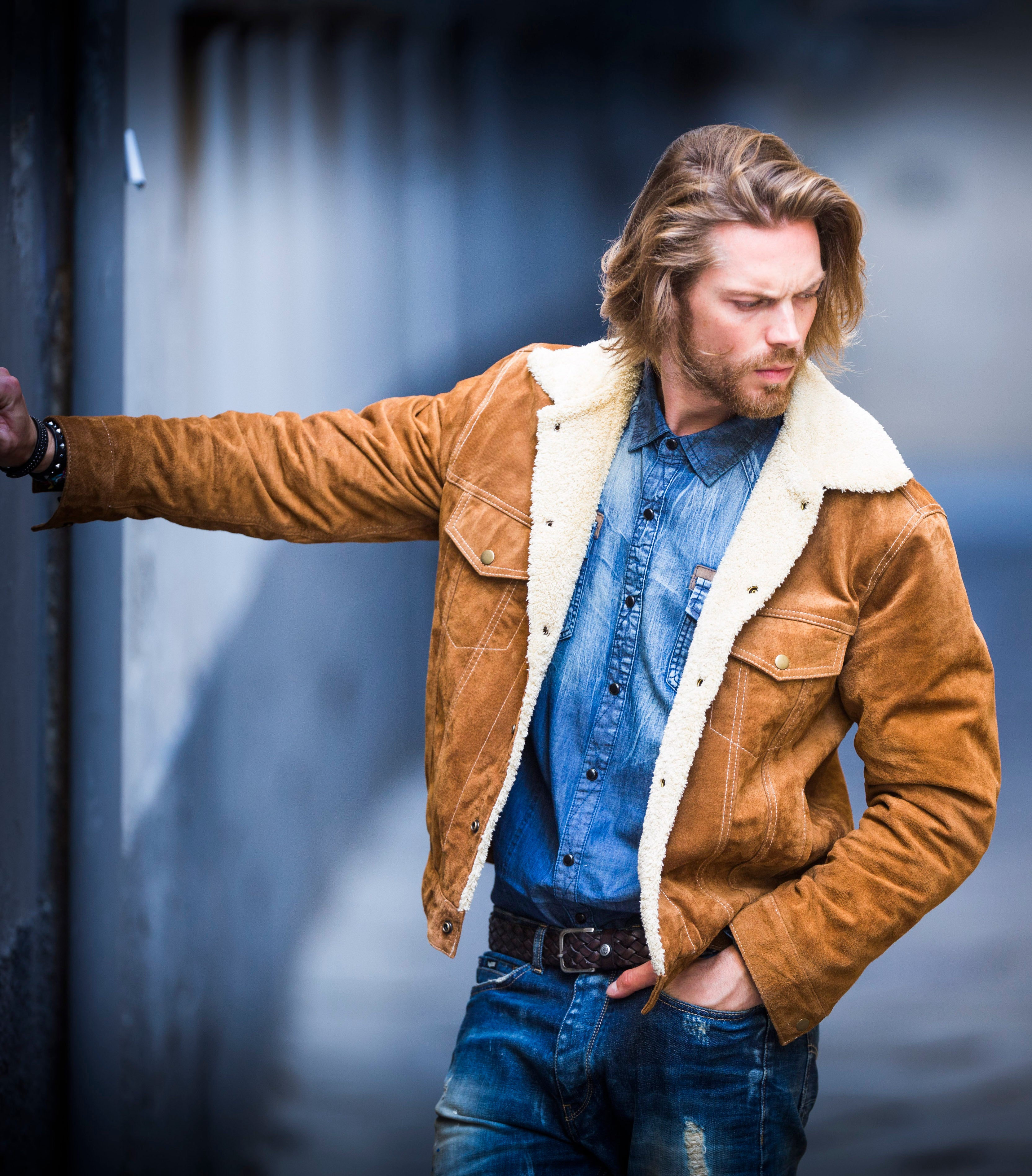 Man-Wearing-Suede-Leather-Shearling-Jacket-by-Scully-113