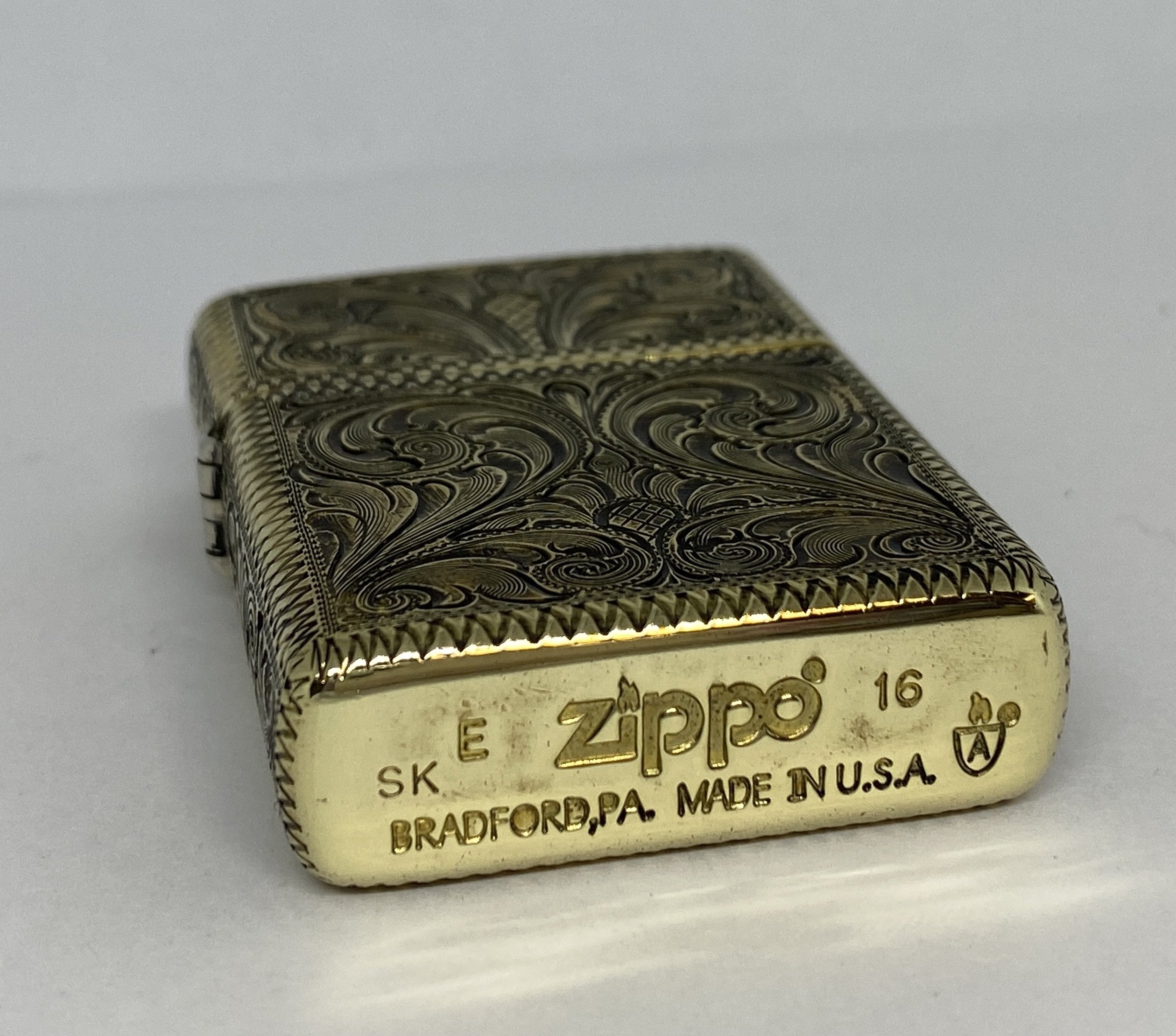 Personalized Brass Armor Zippo Lighter - Free Engraving with Interlocking Monogram並行輸入 Genuine Zippo Lighter Personalized, Armor Brushed Brass Zippo