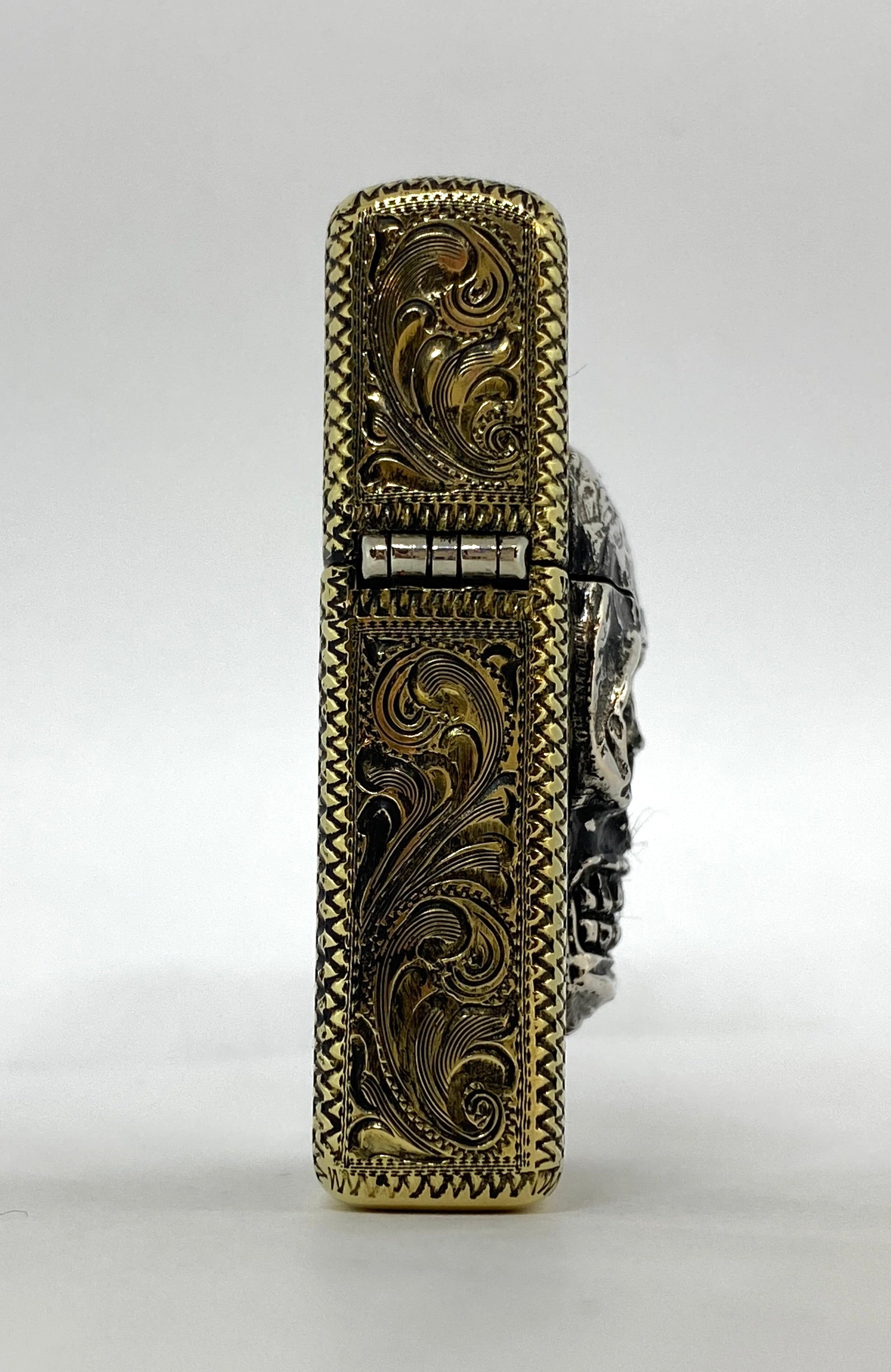 Silver-King-Zippo-Brass-Armor-Lighter-Fully-Engraved-with-Sterling-Silver-Skull-Made-in-USA